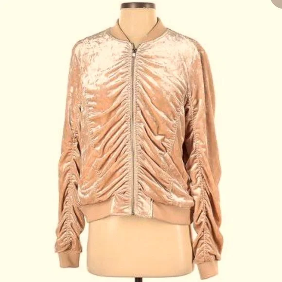 GUESS - Picture 1 of 7